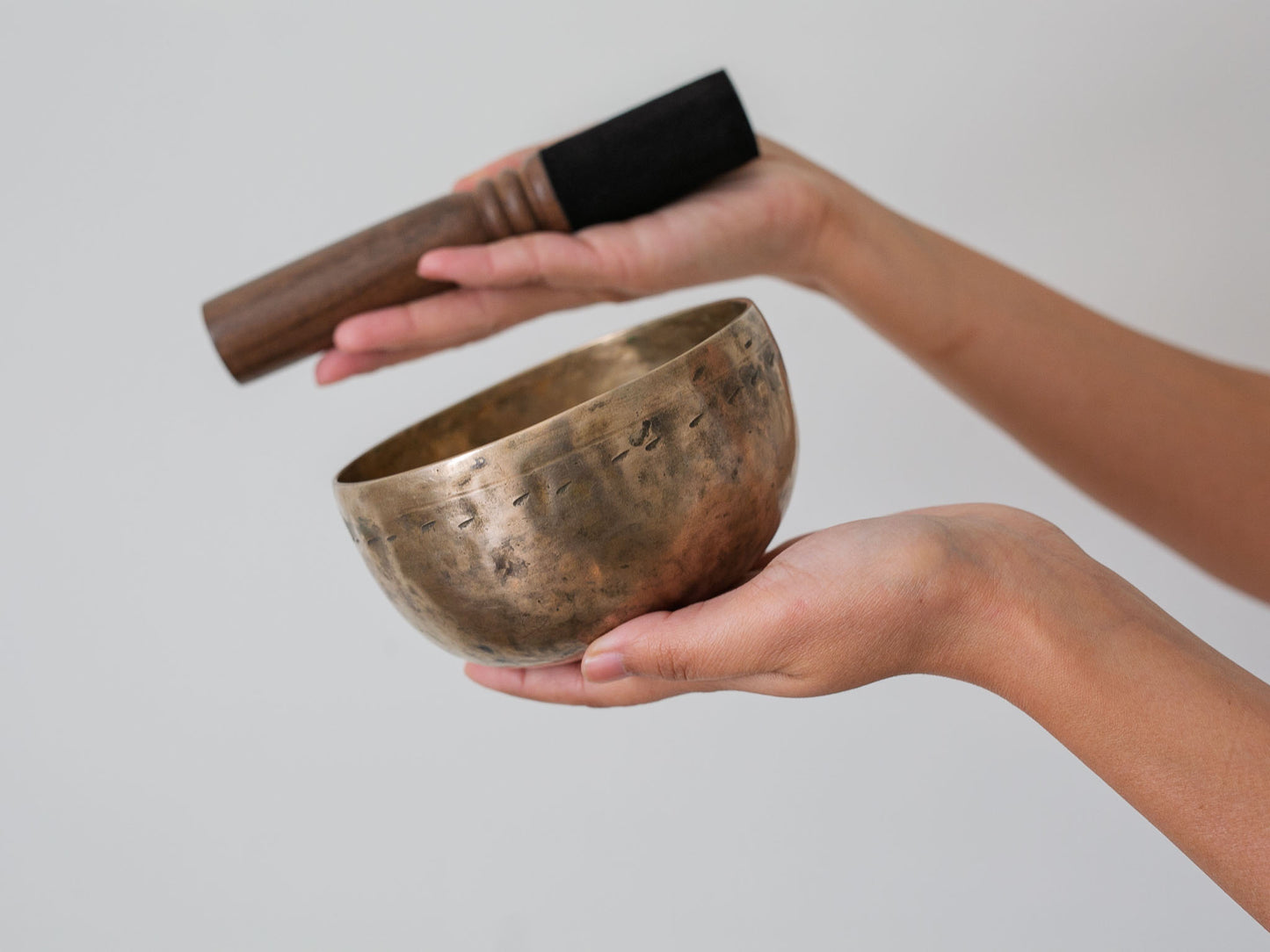 Small Tara Singing Bowl - Base Note C4 (265 Hz)