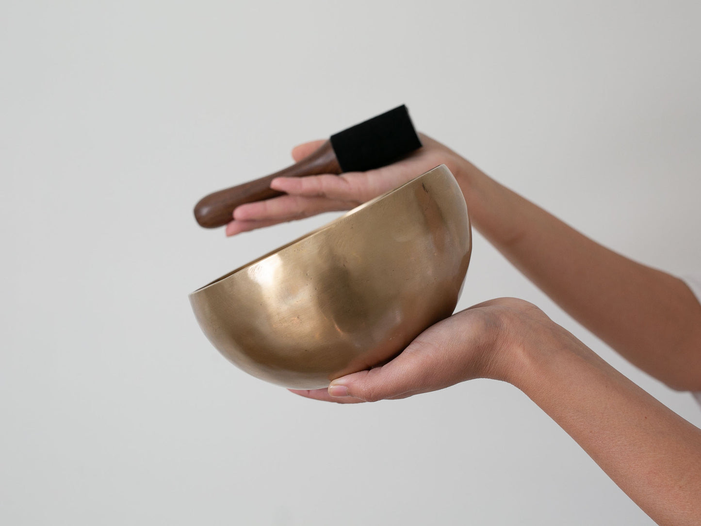 Hand Hammered Moon Singing Bowl - Base Note E3 128 Hz