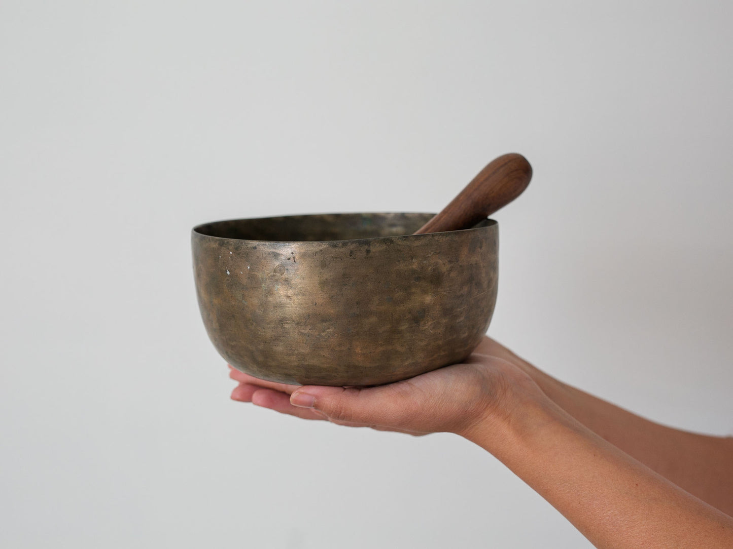 Tara Singing Bowl - Base Note E3 (168 Hz)