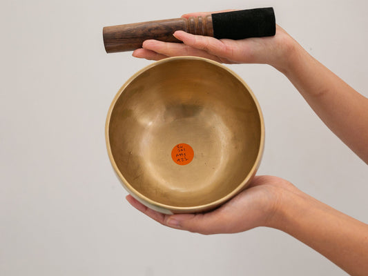 Hand Hammered Moon Singing Bowl - Base Note E4 321 Hz