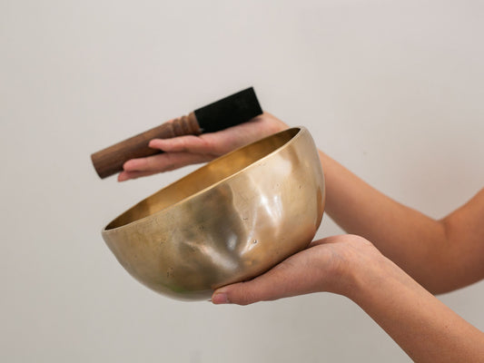 Hand Hammered Singing Bowl - Base Note G#3 209 Hz