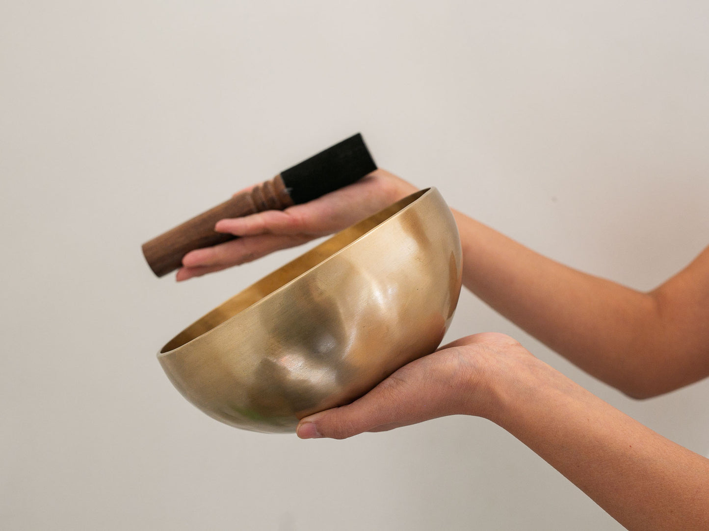 Hand Hammered Singing Bowl - Base Note G#3 208 Hz