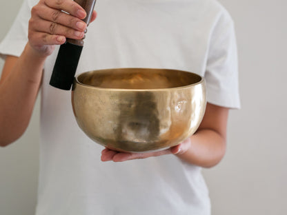 Hand Hammered Singing Bowl - Base Note B3 247