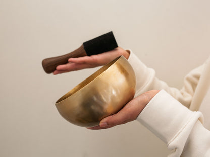 Hand Hammered Singing Bowl - Base Note D#4 308 Hz