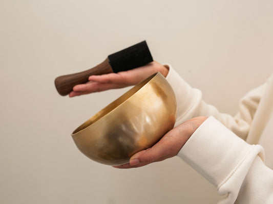 Hand Hammered Singing Bowl - Base Note D#4 308 Hz