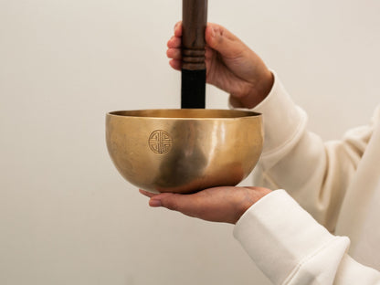 Hand Hammered Moon Singing Bowl - Base Note B3 254 Hz