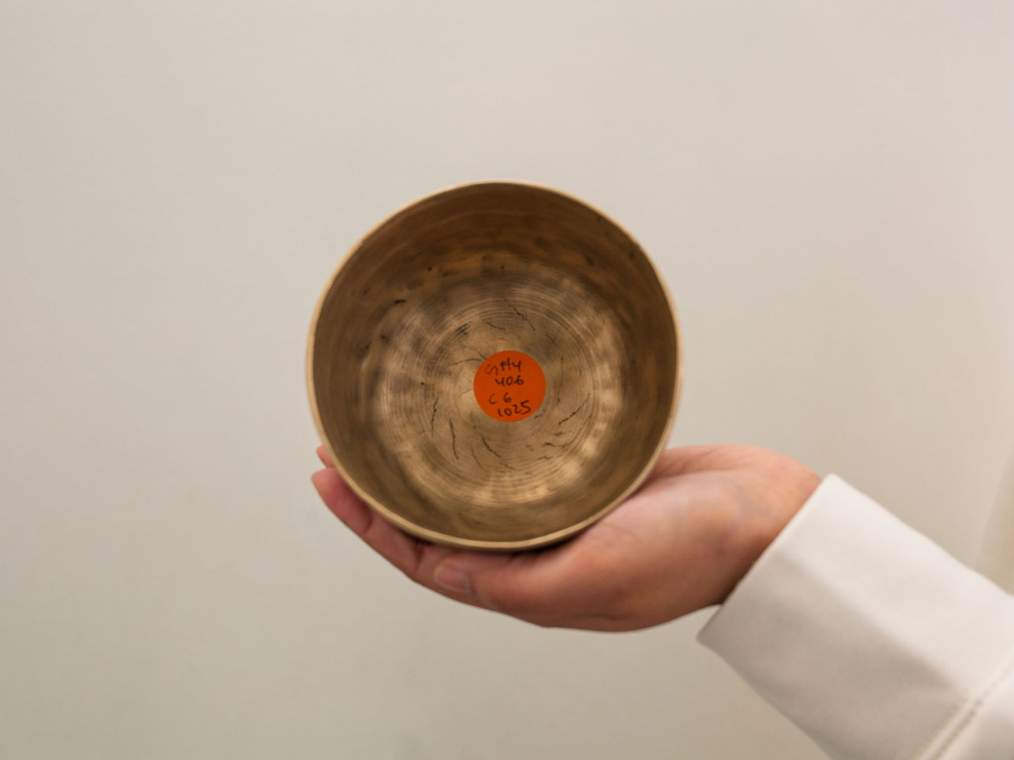 Small Tara Singing Bowl - Base Note G#4 (406 Hz)