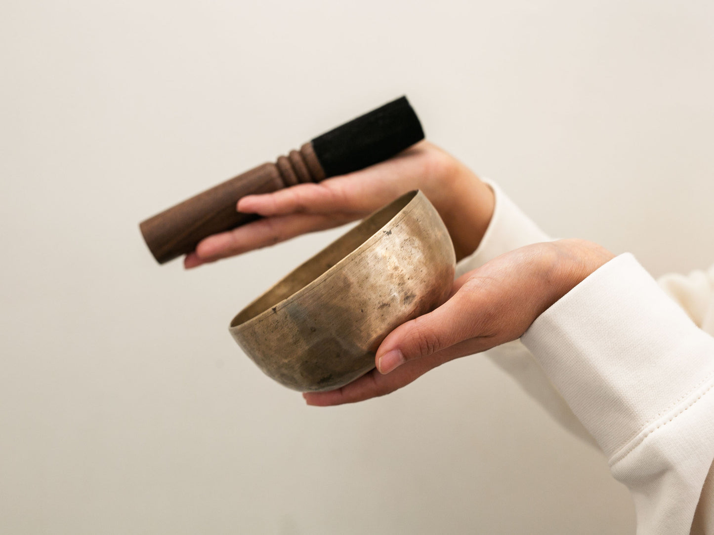 Small Tara Singing Bowl - Base Note F4 (346 Hz)