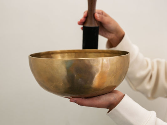 Hand Hammered Singing Bowl - Base Note C3 128Hz