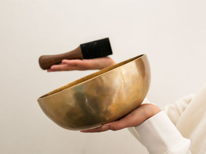 Hand Hammered Singing Bowl - Base Note C3 128Hz