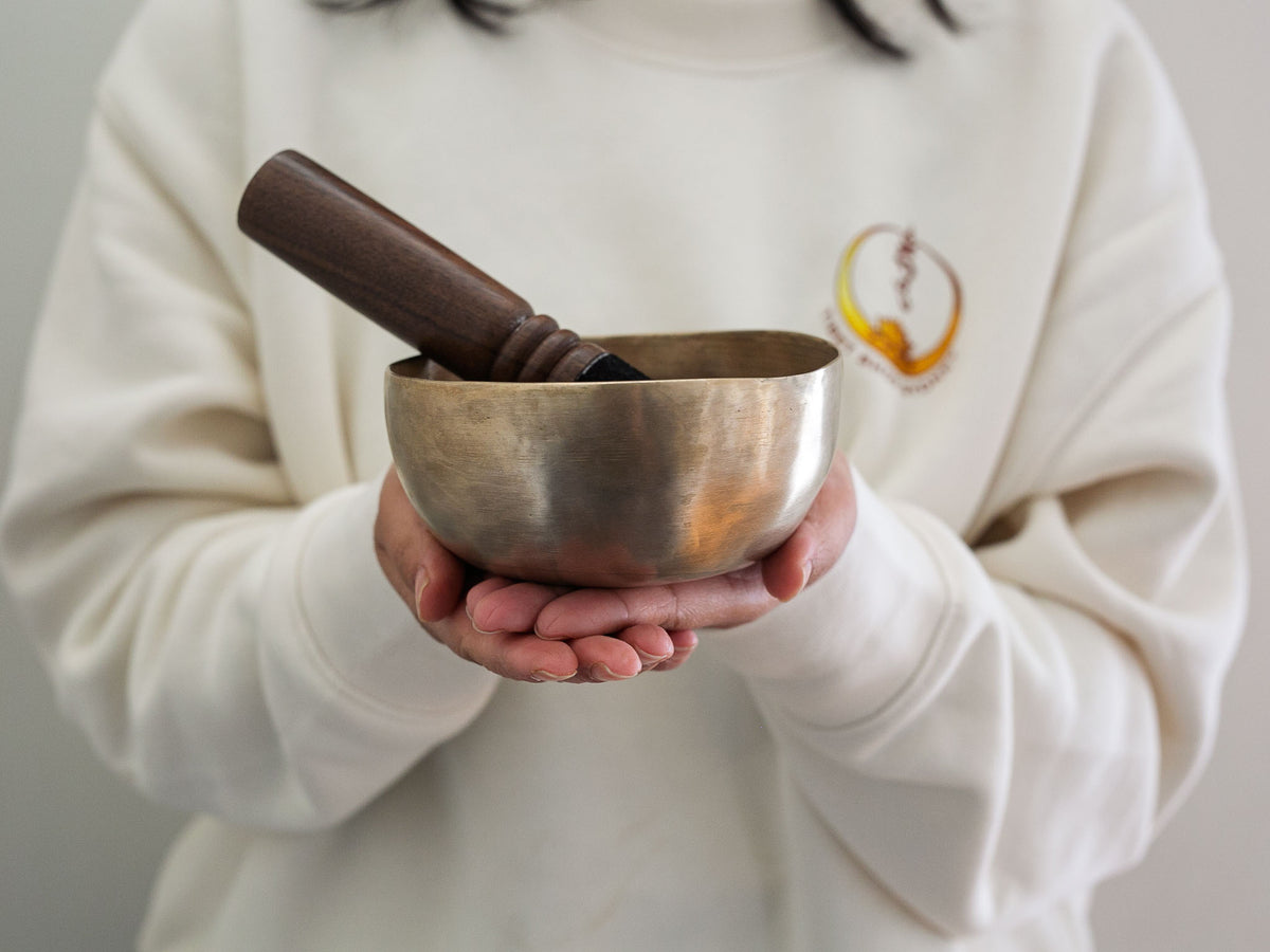 Small Tara Singing Bowl - Base Note F4 (344Hz)