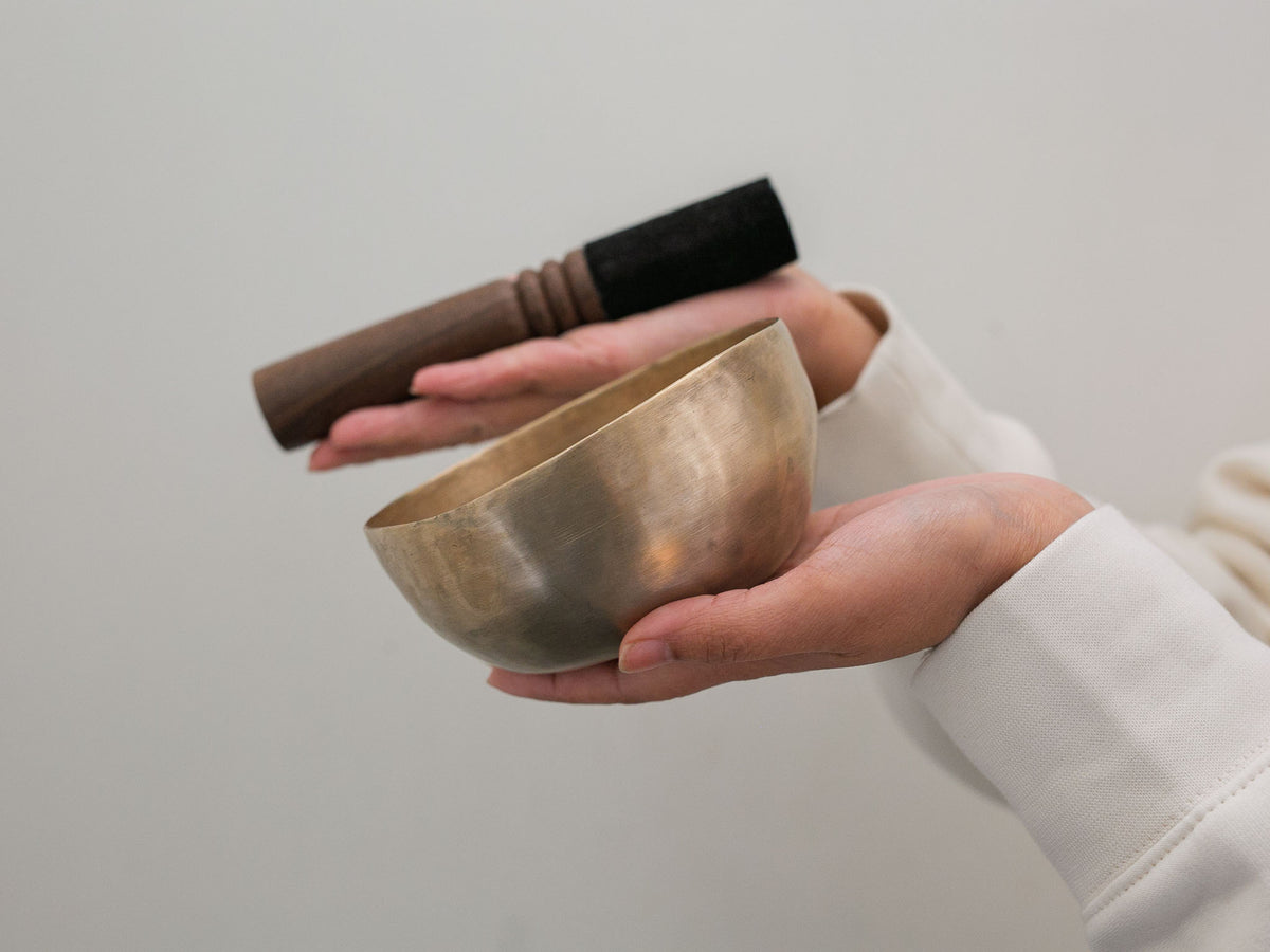 Small Tara Singing Bowl - Base Note F4 (344Hz)