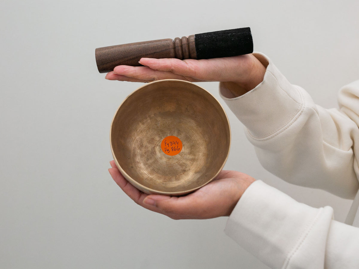 Small Tara Singing Bowl - Base Note F4 (344Hz)