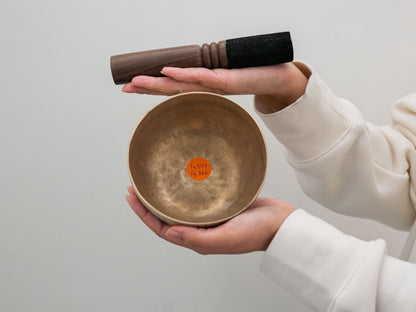 Small Tara Singing Bowl - Base Note F4 (344Hz)
