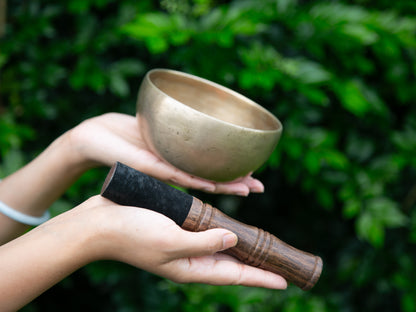 Small Old 'Tara' Singing Bowl - Base Note G#4 (413 Hz)