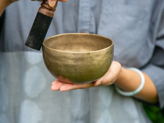 Small Old 'Tara' Singing Bowl - Base Note D4 (286 Hz)