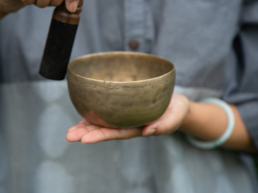 Small Old 'Tara' Singing Bowl - Base Note D4 (297 Hz)