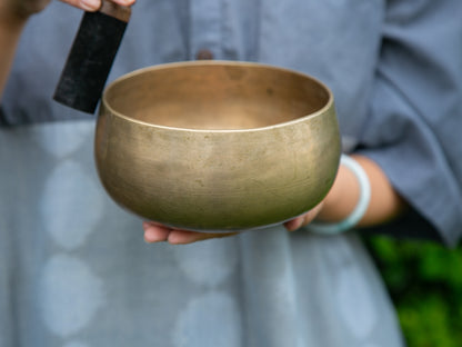 Remuna Singing Bowl - Base note A#3 (232 Hz)