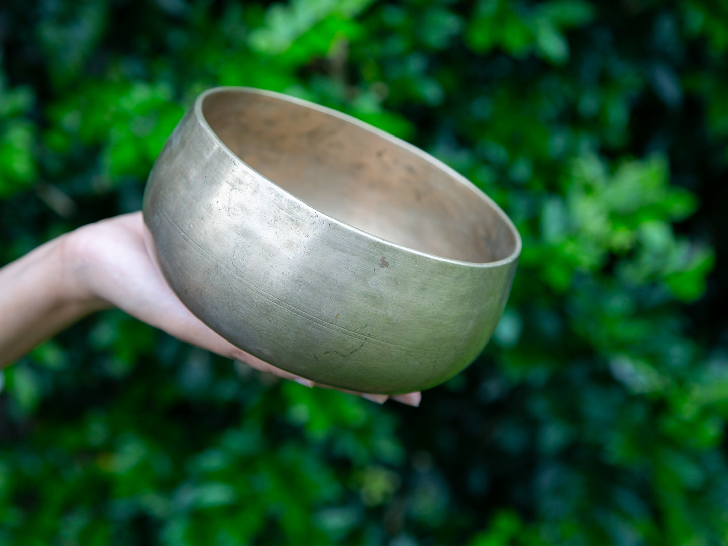 Remuna Singing Bowl - Base note A#3 (232 Hz)