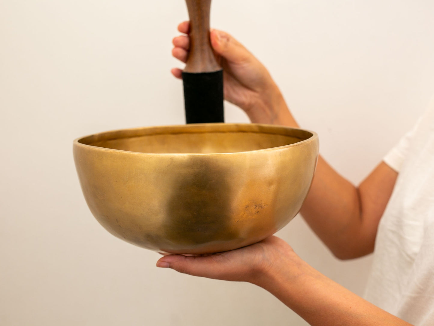 Hand Hammered Singing Bowl - Base Note F3 171 Hz