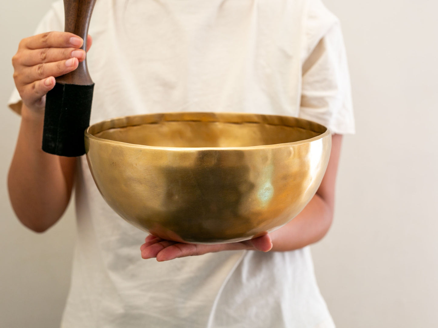 Hand Hammered Singing Bowl - Base Note C3 133 Hz