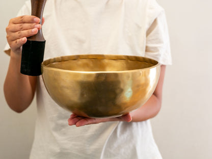 Hand Hammered Singing Bowl - Base Note C3 133 Hz