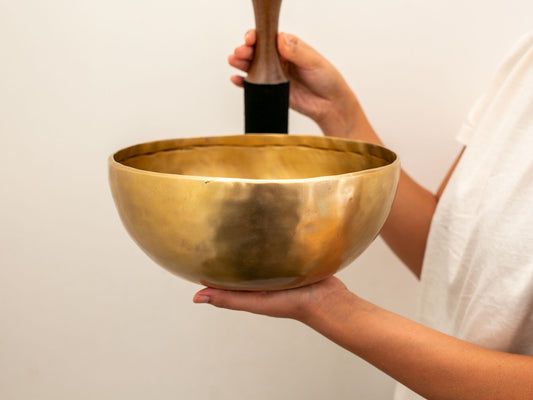 Hand Hammered Singing Bowl - Base Note C3 133 Hz