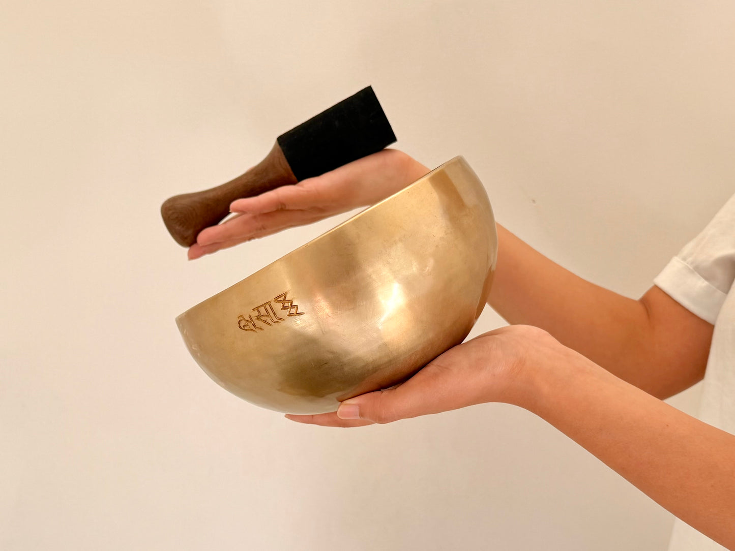 Hand Hammered Moon Singing Bowl - Base Note G#3 212 Hz