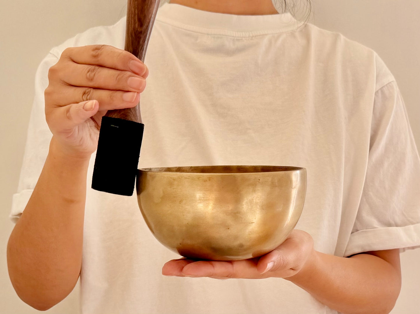 Hand Hammered Singing Bowl - Base Note F4 359