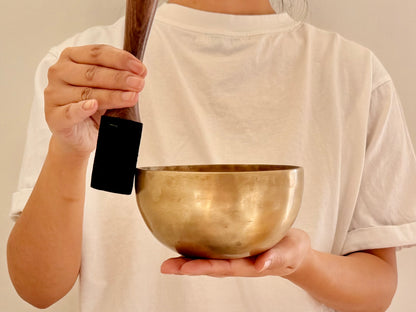Hand Hammered Singing Bowl - Base Note F4 359