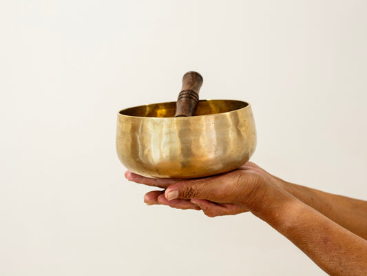 Remuna Singing Bowl - F3 (172 Hz)