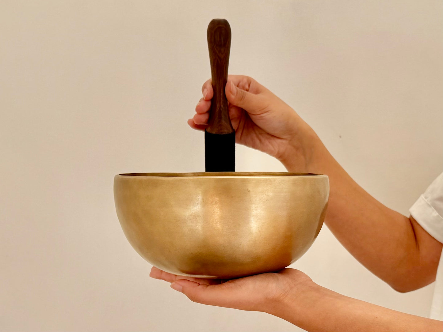 Hand Hammered Singing Bowl - Base Note G#3 210 Hz