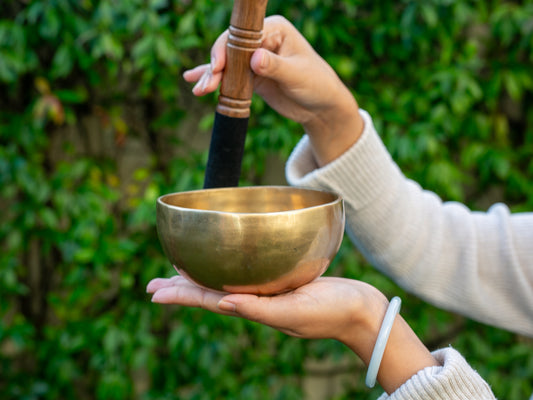 Small Contemporary Flow Singing Bowl - Base note G#4 (425 Hz)