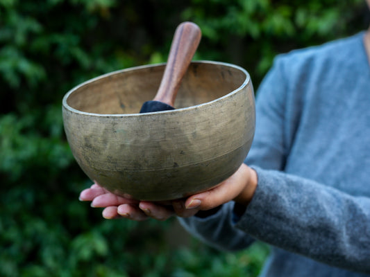 Old 'Tara' Singing Bowl - Base Note F#3 (189 Hz)