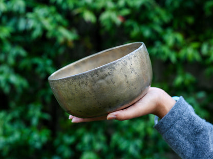 Old 'Tara' Singing Bowl - Base Note G3 (201 Hz)