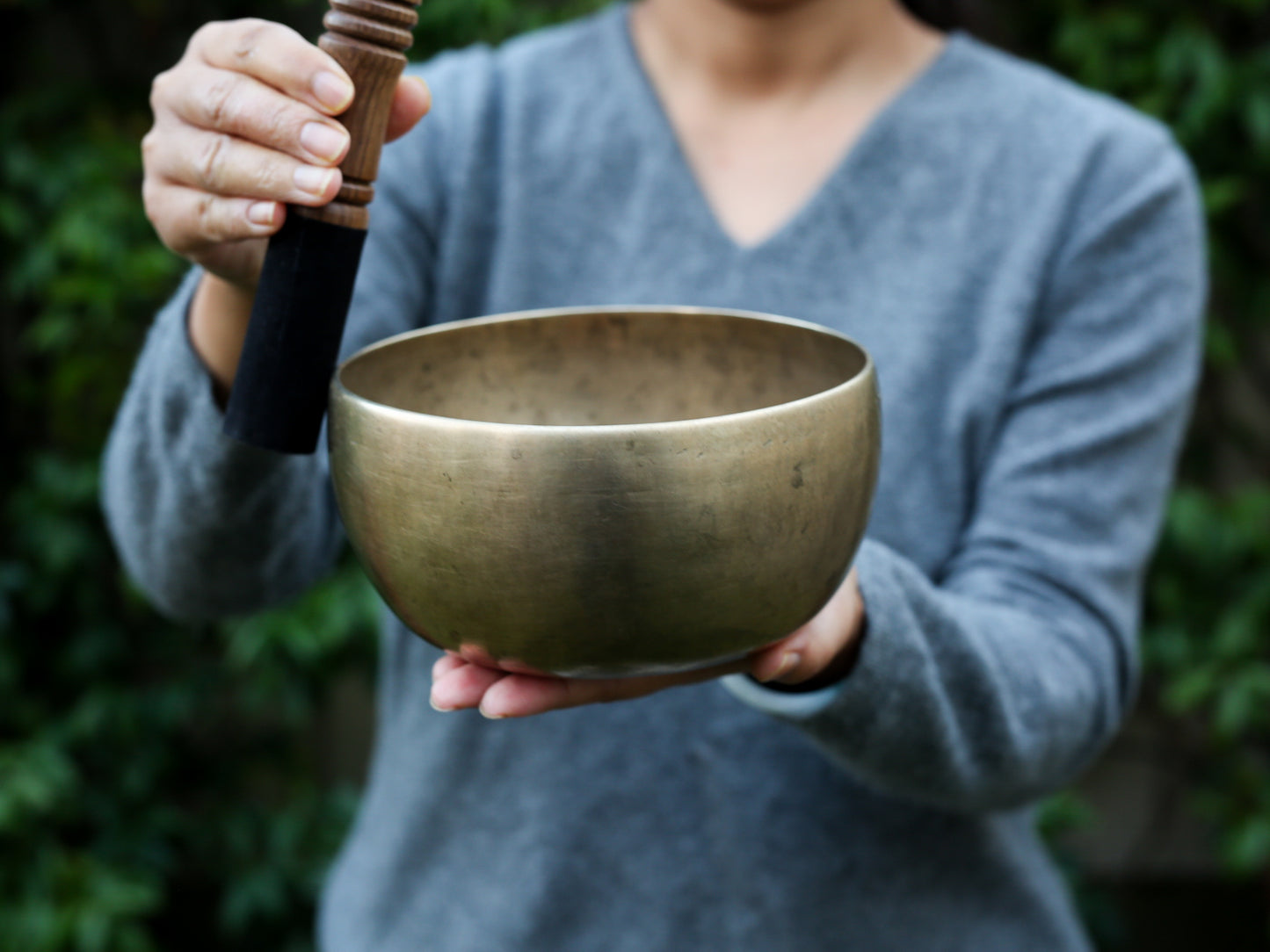 Old 'Tara' Singing Bowl - Base Note E3 (168 Hz)