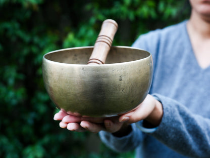 Old 'Tara' Singing Bowl - Base Note E3 (168 Hz)