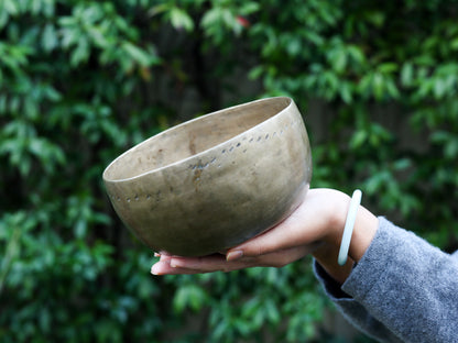 Old 'Tara' Singing Bowl - Base Note E3 (163 Hz)