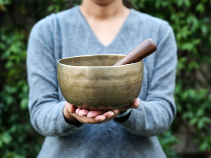 Old 'Tara' Singing Bowl - Base Note G#3 (212 Hz)