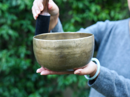 Old 'Tara' Singing Bowl - Base Note G#3 (212 Hz)