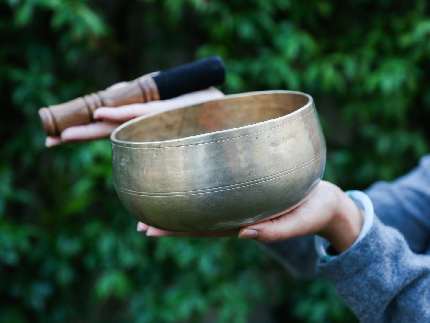 Remuna Singing Bowl - Base note G#3 (210 Hz)