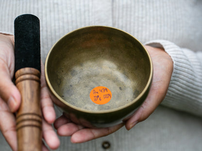 Small Old 'Tara' Singing Bowl - Base Note A4 (439 Hz)