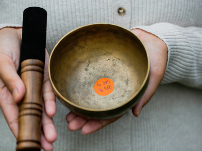 Small Old 'Tara' Singing Bowl - Base Note F4 (344 Hz)