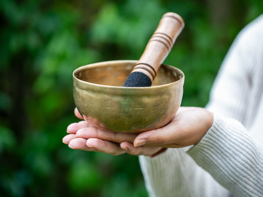 Small Old 'Tara' Singing Bowl - Base Note B3 (253 Hz)