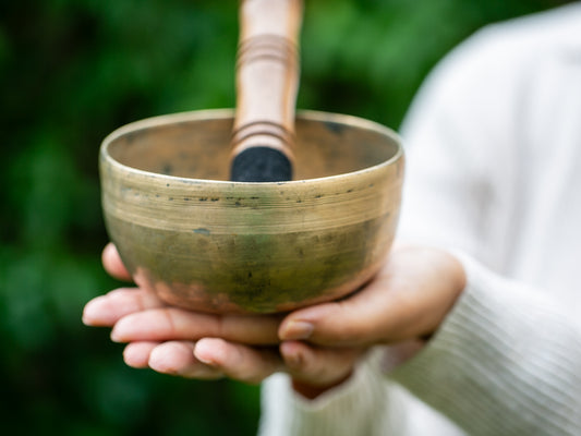 Small Old 'Tara' Singing Bowl - Base Note C#4 (276 Hz)