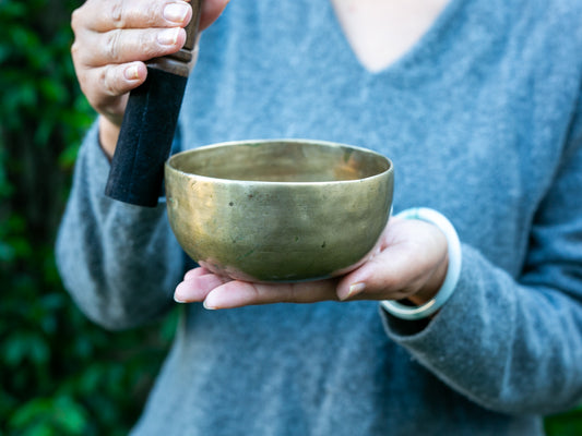 Small Old 'Tara' Singing Bowl - Base Note G#4 (422 Hz)