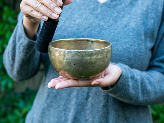 Small Old 'Tara' Singing Bowl - Base Note A4 (435 Hz)