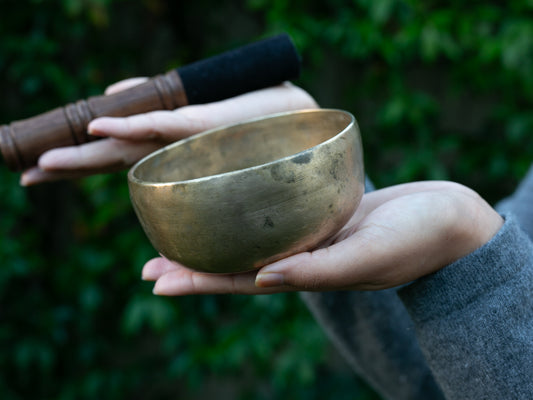 Small Old 'Tara' Singing Bowl - Base Note A4 (437 Hz)