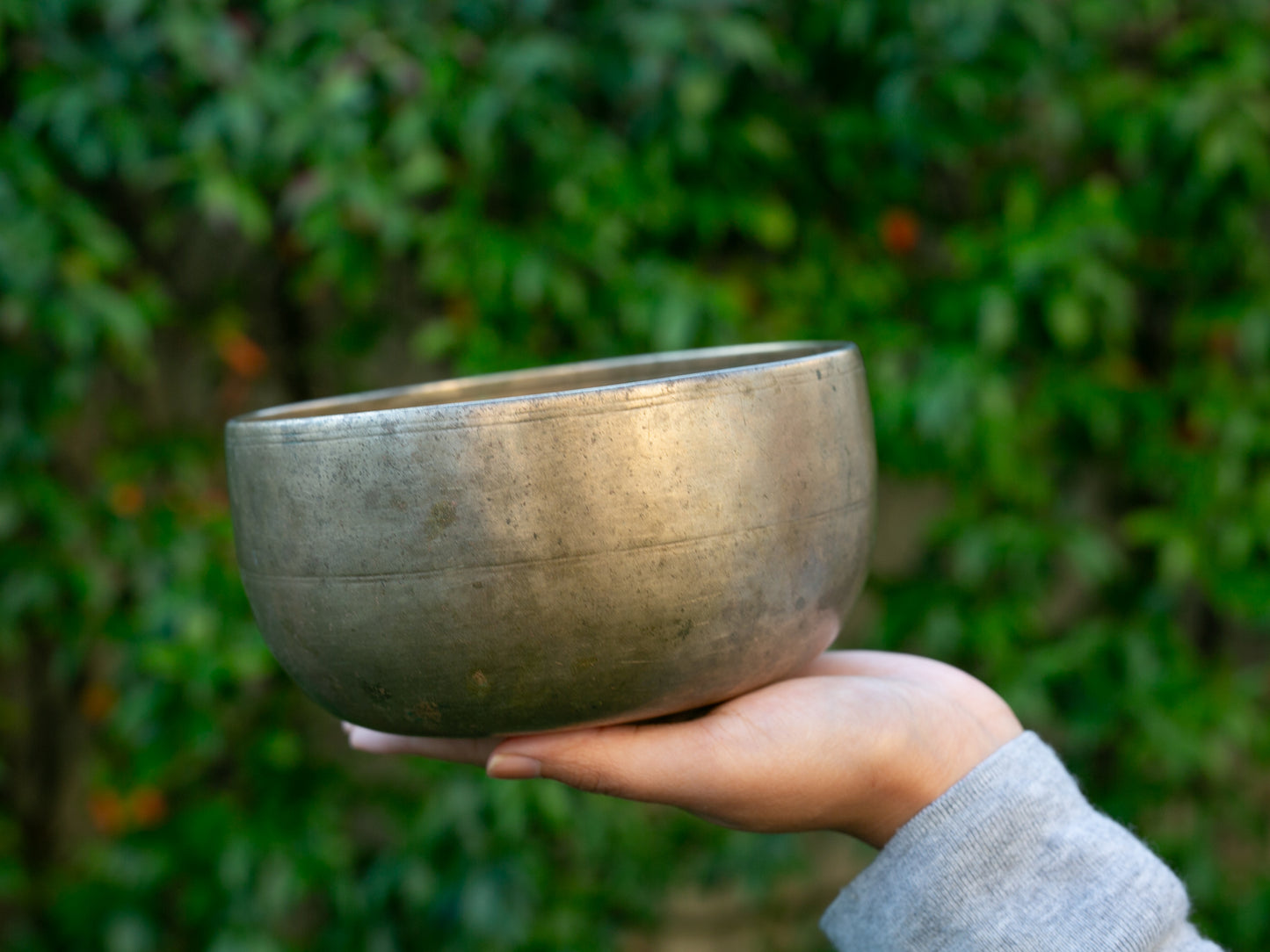 Old 'Tara' Singing Bowl - Base Note G#3 (205 Hz)