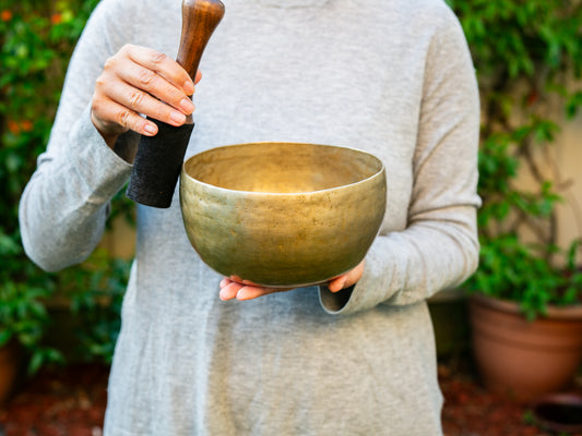 Old 'Tara' Singing Bowl - Base Note D#3 (155 Hz)